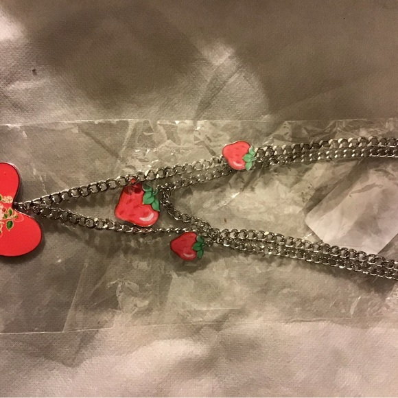NWT LE STRAWBERRY SHORTCAKE LAYERED NECKLACE - Picture 10 of 11